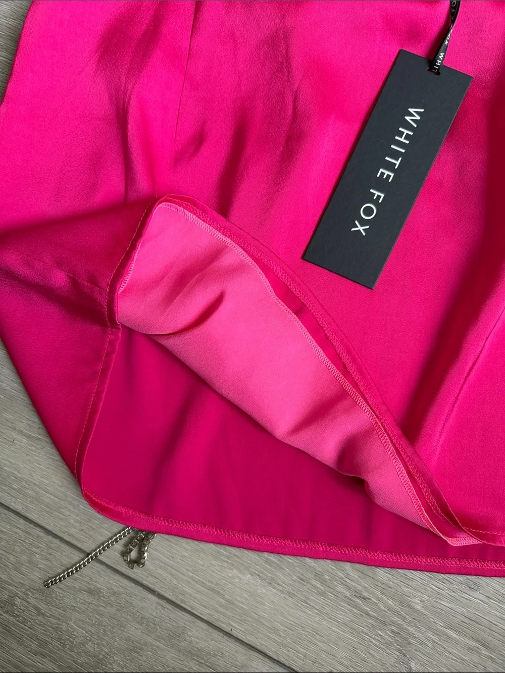 White Fox nwt Hot Pink Satin Mini Skirt with Rhinestone Waist chain belt small